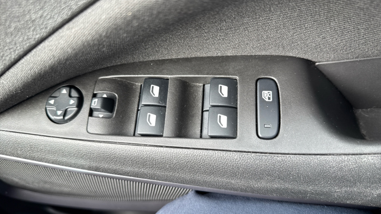 Vauxhall Crossland 1.2 Turbo SE 5dr Petrol Hatchback